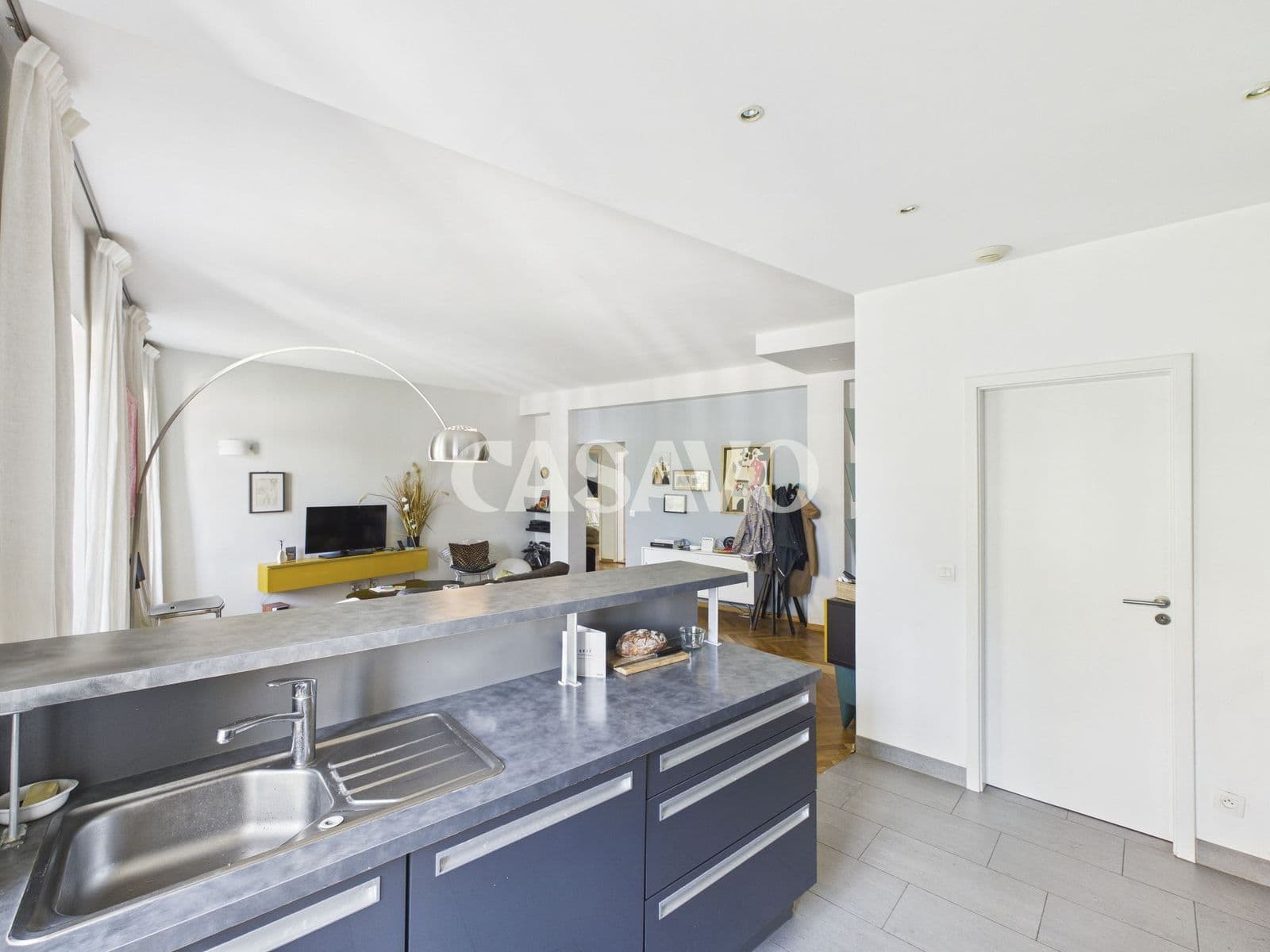 Quatre pièces de 89 m² avec vue sur la cathédrale, photo 4